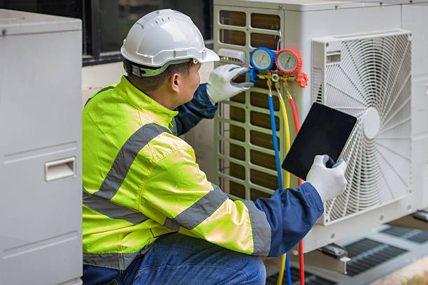Professional Hvac Installation technician working in Pilot Point, TX
